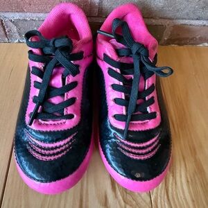Pink size 8 vizari cleats